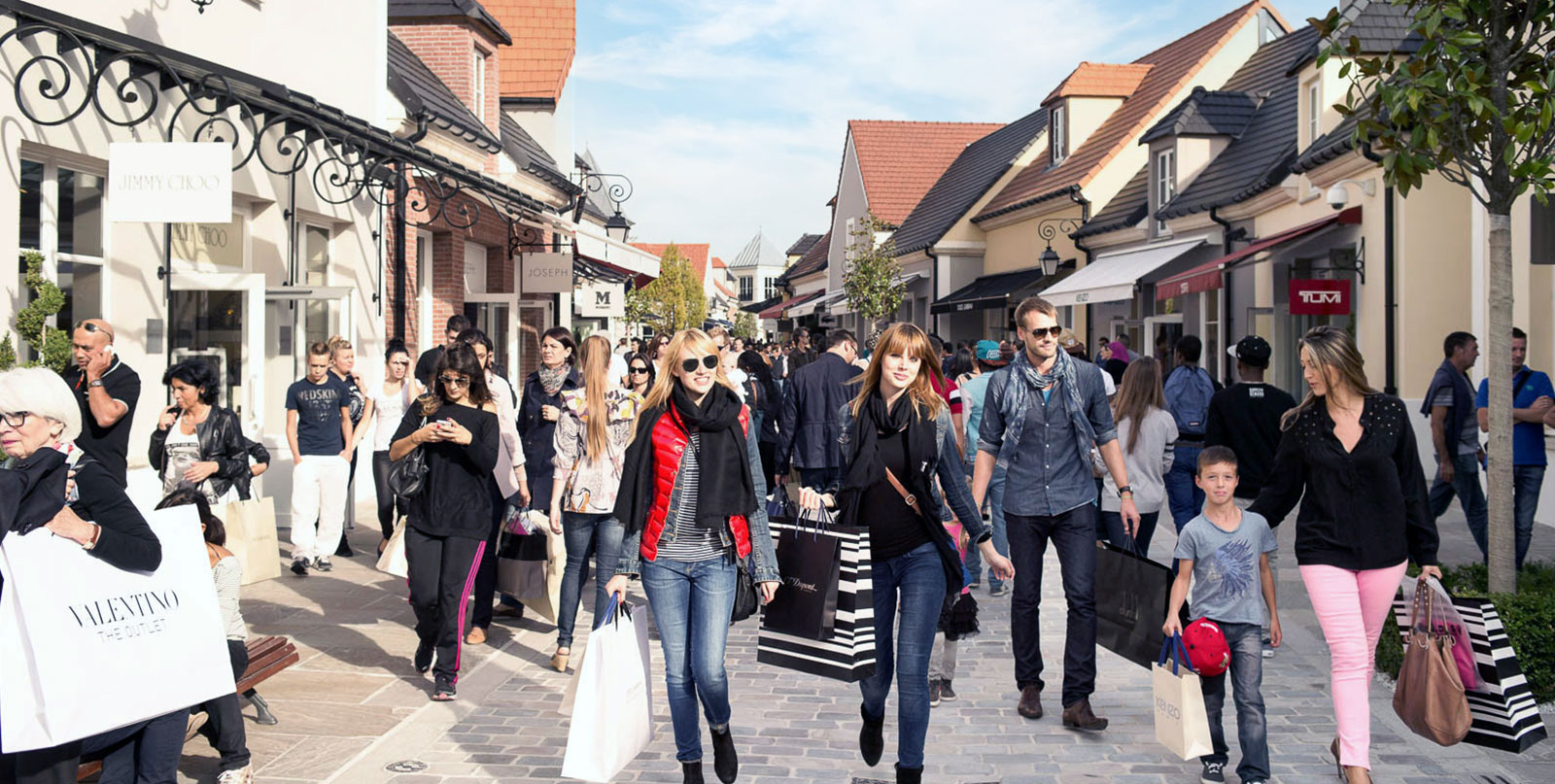 Affordable luxury transportation from Paris airports to Vallée Village - No hidden charges transfer service